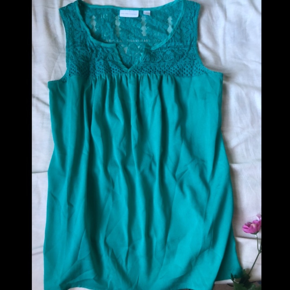 Teal sleeveless blouse